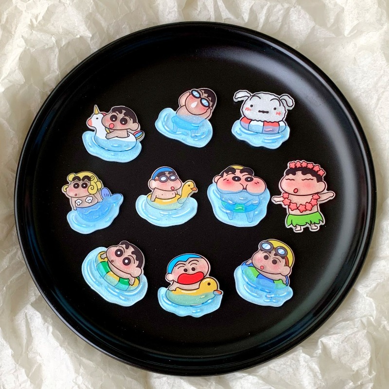 Anime Merchandise Mugs - Crayon Shin-chan Shiro Cartoon Niedlicher Acryl-Aufnäher