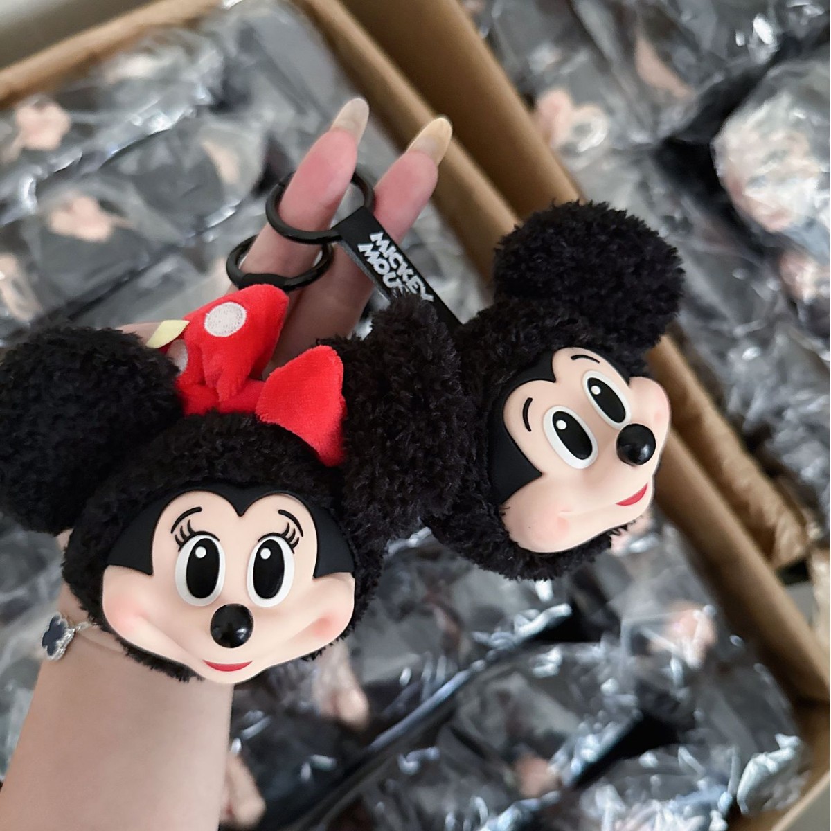 Mickey Minnie Plüschpuppe Schl – Anime Merchandise Keychains Bewertung und Preis